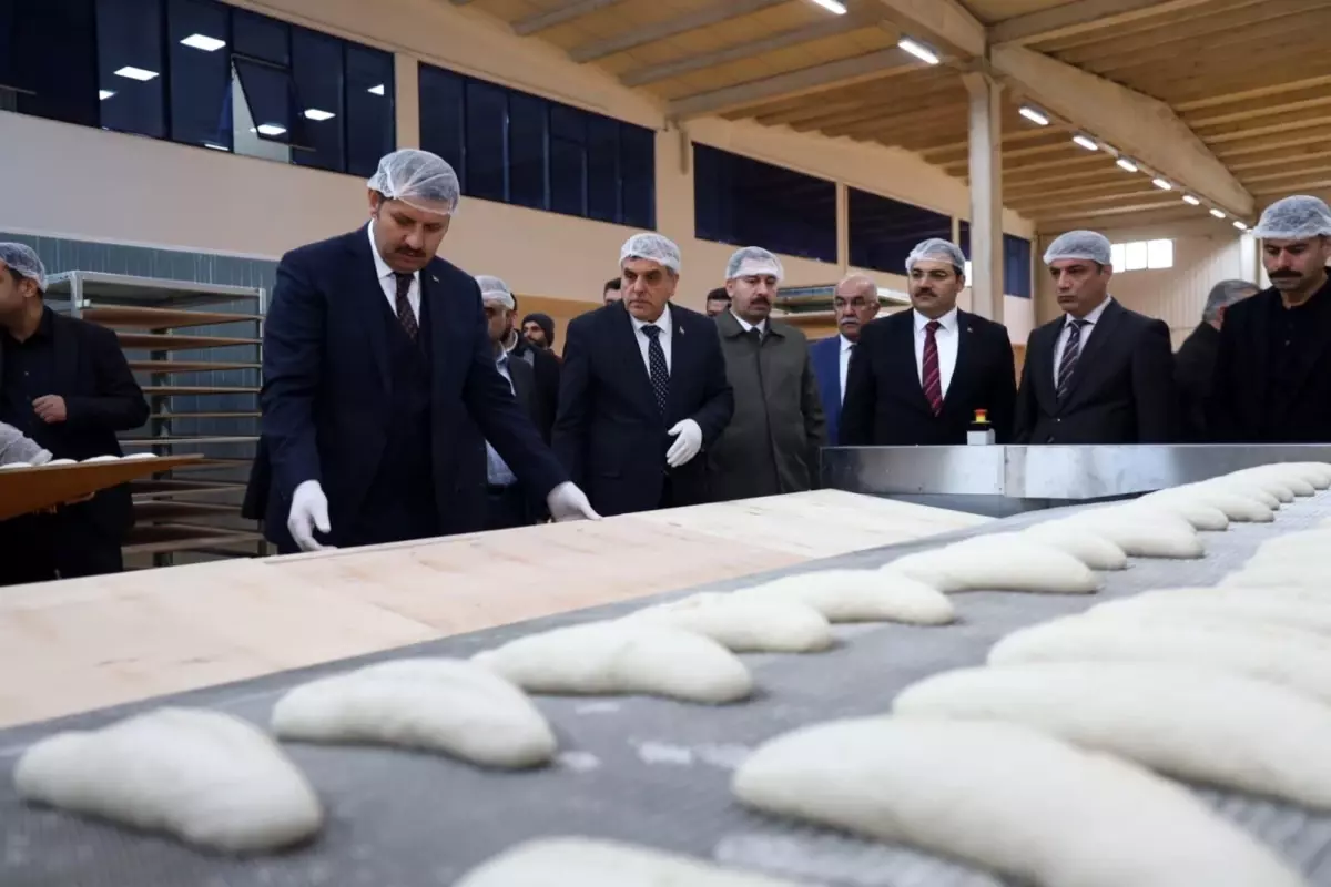 Şanlıurfa\'da halk ekmek fabrikasında üretim başladı