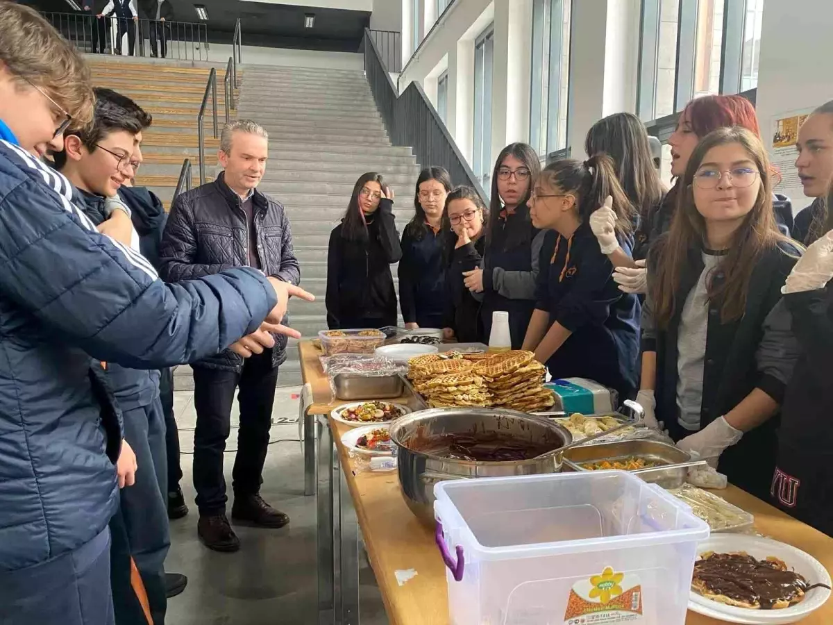 Tekden Lisesi\'nden örnek davranış