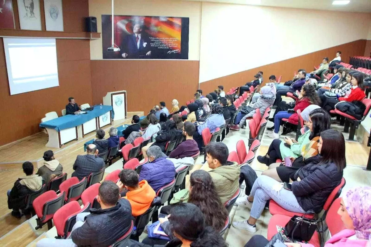 Üniversitede "Büyük Selçuklu Ordusunda Sefer Esnasında İbadet" konferansı