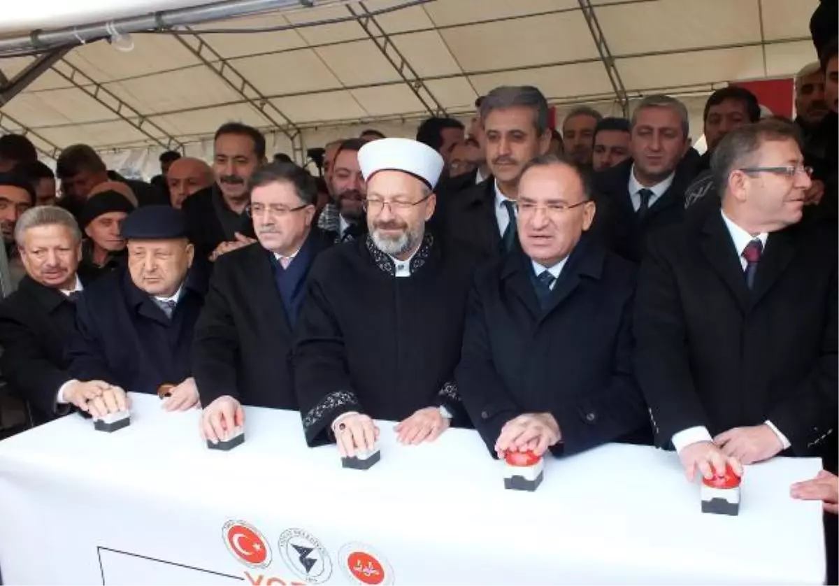 BAKAN BOZDAĞ: CAMİLERİMİZ HEDEFTEDİR HER ZAMAN