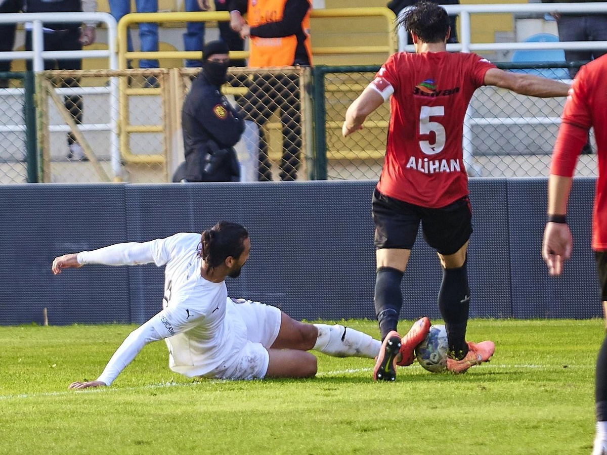 Bucaspor 1928, 2. Lig\'in en az gol yiyen takımı konumunda