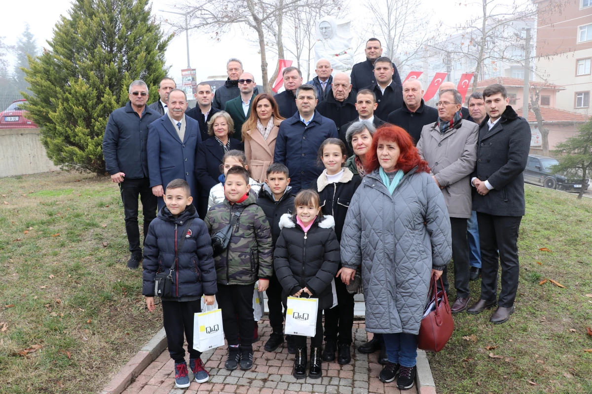 Bulgaristan\'da annesinin kucağında öldürülen Türkan bebek ölümünün 38. yılında anıldı