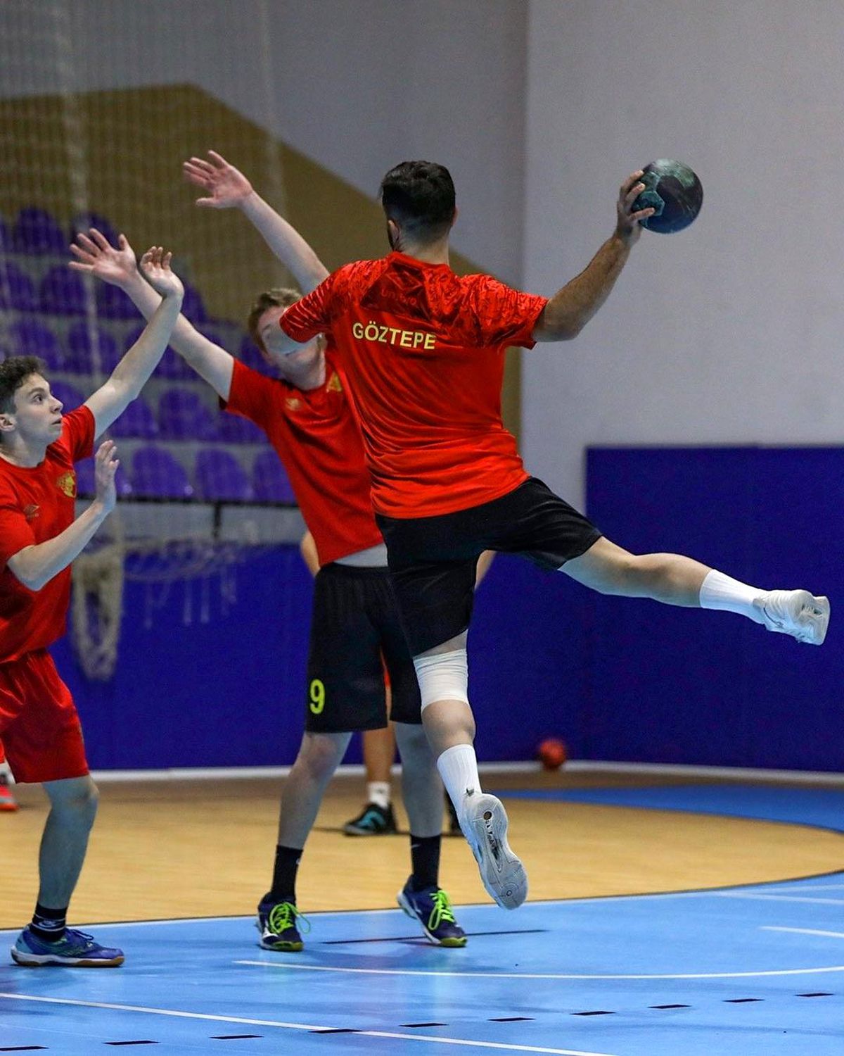 Göztepe Hentbol, devre arası çalışmalarına devam ediyor