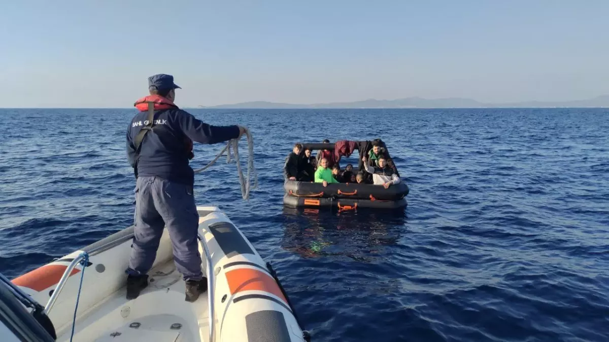 Yunanistan\'ın ölüme itelediği 116 düzensiz göçmen kurtarıldı