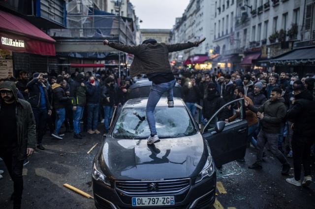 Paris'i kana bulayan adamla ilgili çarpıcı detay! Kılıçla göçmen kampına saldırmış