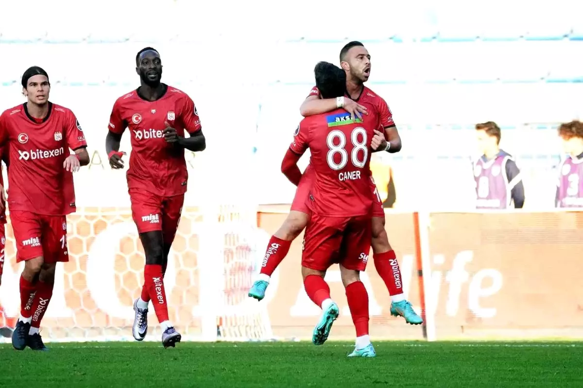 Spor Toto Süper Lig: Kasımpaşa: 0 Sivasspor: 1 (Maç devam ediyor)