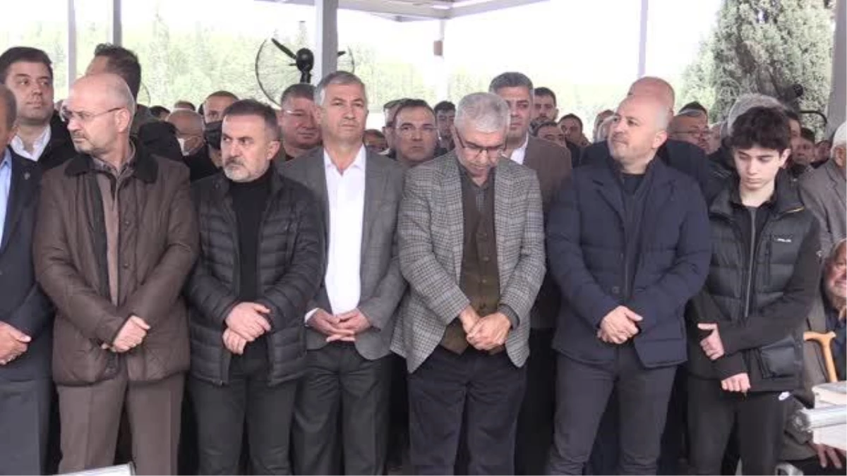 Adana İl Sağlık Müdürü Halil Nacar\'ın babasının cenazesi defnedildi