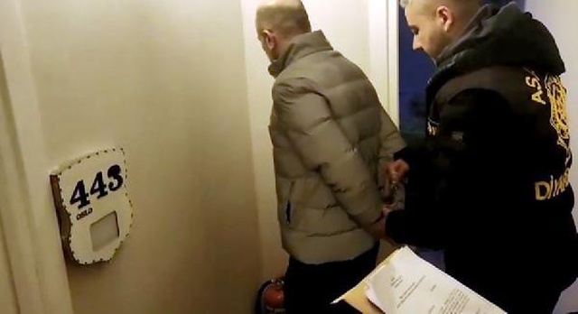 Sahte arkadaşlık sitesi kurup vatandaşı dolandıranlara 'Saklambaç' operasyonu: 11 gözaltı Sahte arkadaşlık sitesi kurup vatandaşı dolandıranlara 'Saklambaç' operasyonu: 11 gözaltı