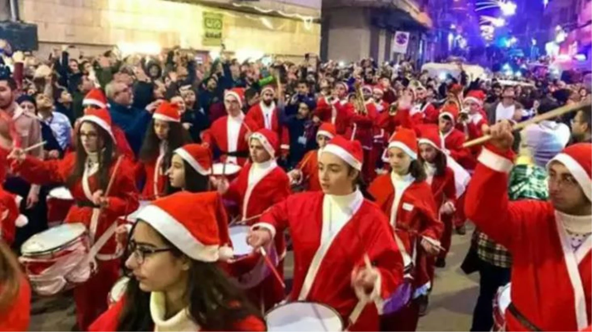 İç savaşın sürdüğü Suriye\'de Noel vakti! Kutlama yapıyorlar