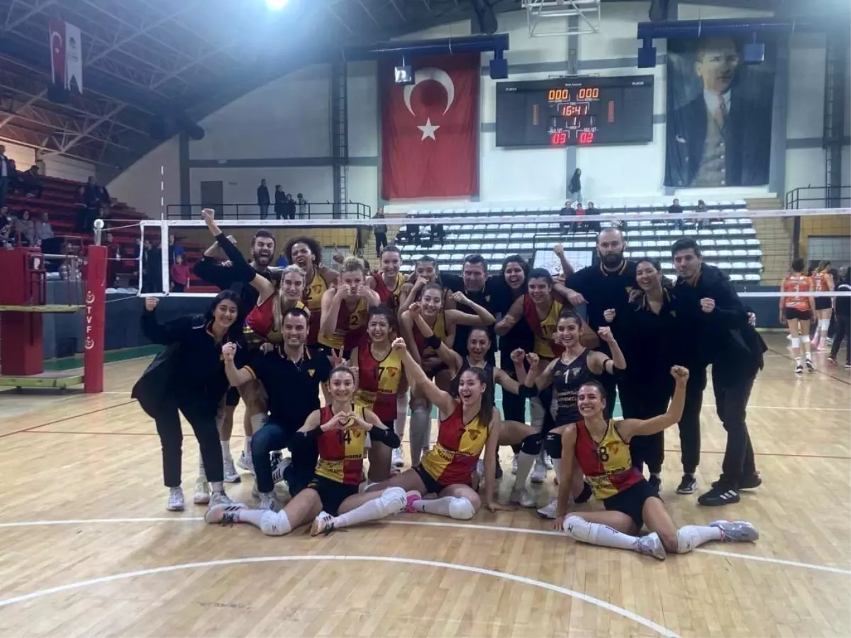 Göztepe Voleybol, Sakarya\'dan mutlu ayrıldı