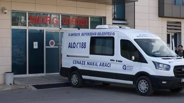 Evde kahvaltıya gelmeyen kızın odasına giren arkadaşları korkunç manzarayla karşılaştı