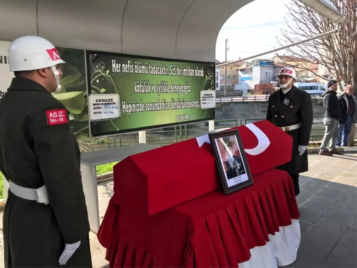 Kıbrıs Gazisi Akkaş, askeri törenle son yolculuğuna uğurlandı