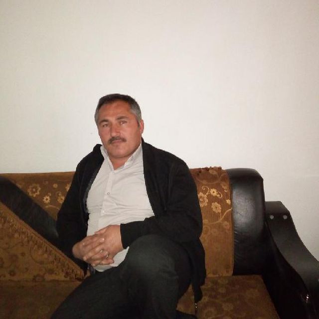 Muhtar tarlasını sürerken av tüfeğiyle vurularak öldürüldü