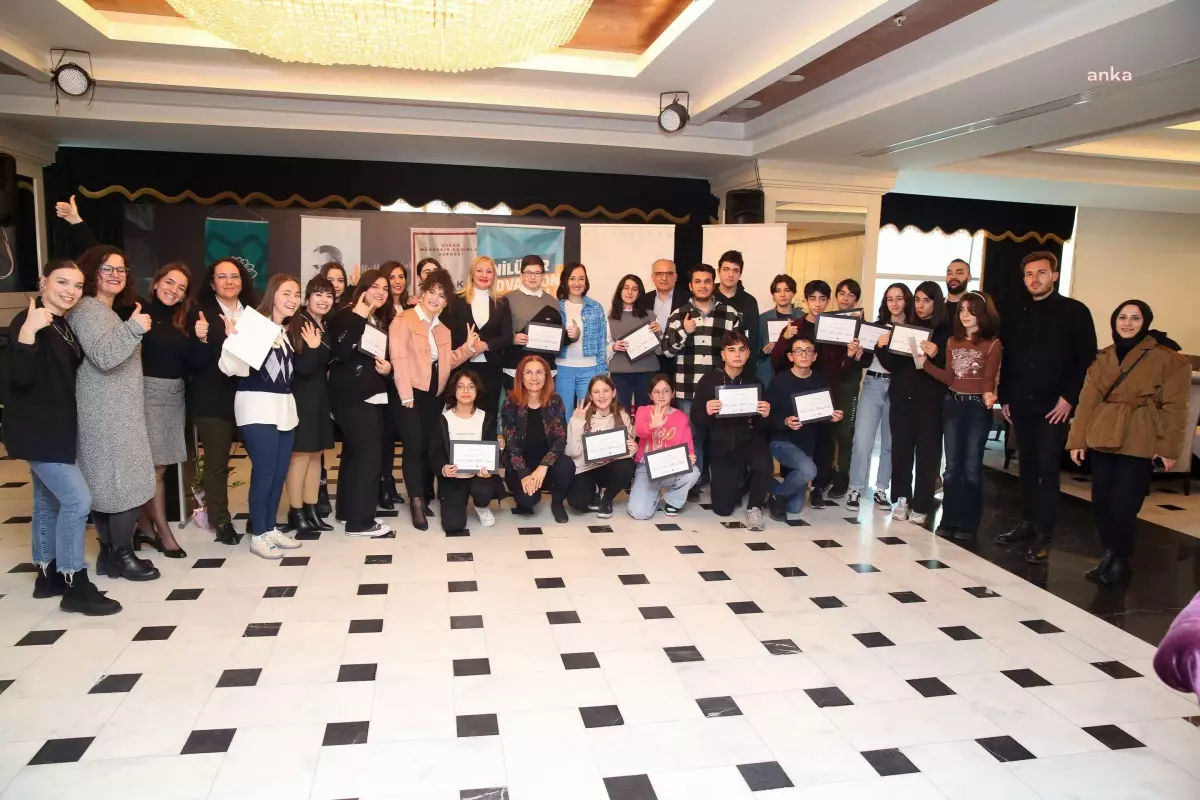 Nilüfer Belediyesi'nin Gençlere Yönelik Düzenlediği 'Toplum 5.0' Eğitimi Sona Erdi