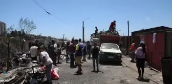 Noel Baba kostümlü gönüllüler, Şili'deki yangın mağdurlarını ziyaret etti