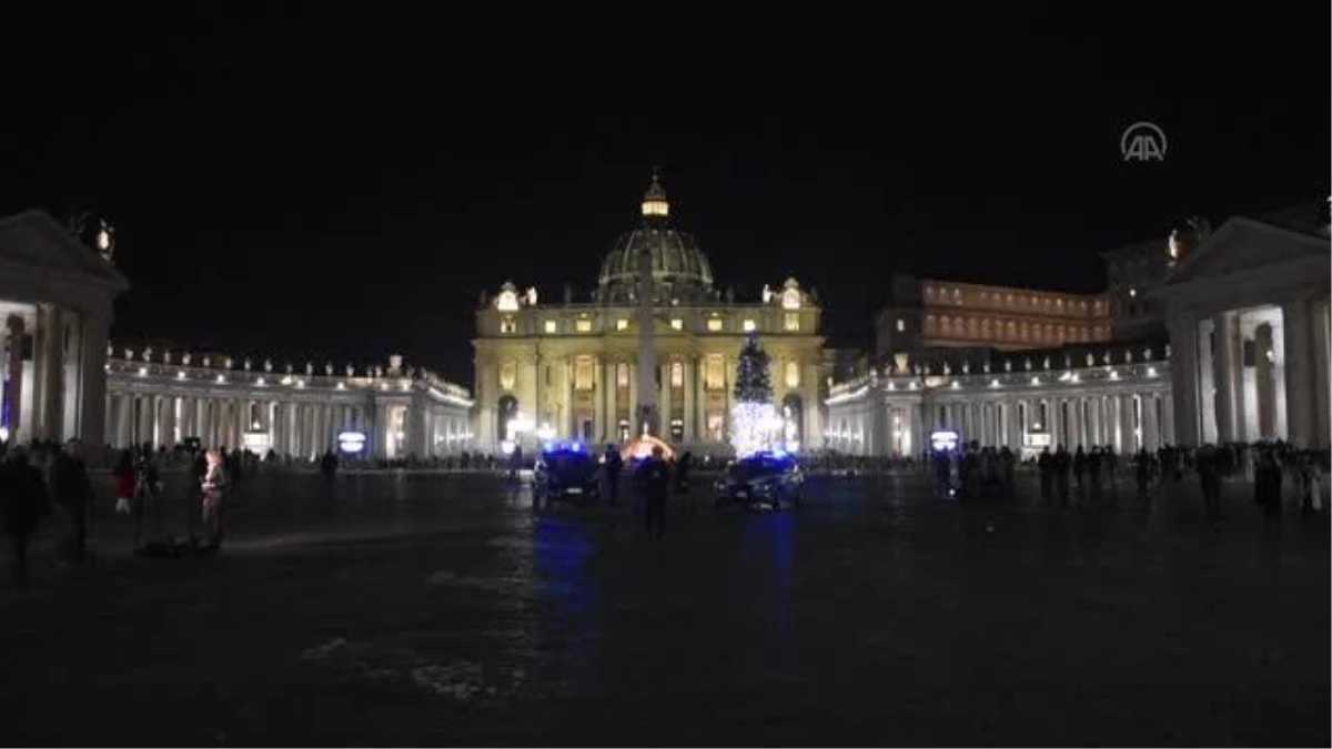 Papa Franciscus, Vatikan\'daki geleneksel Noel ayinini yönetti