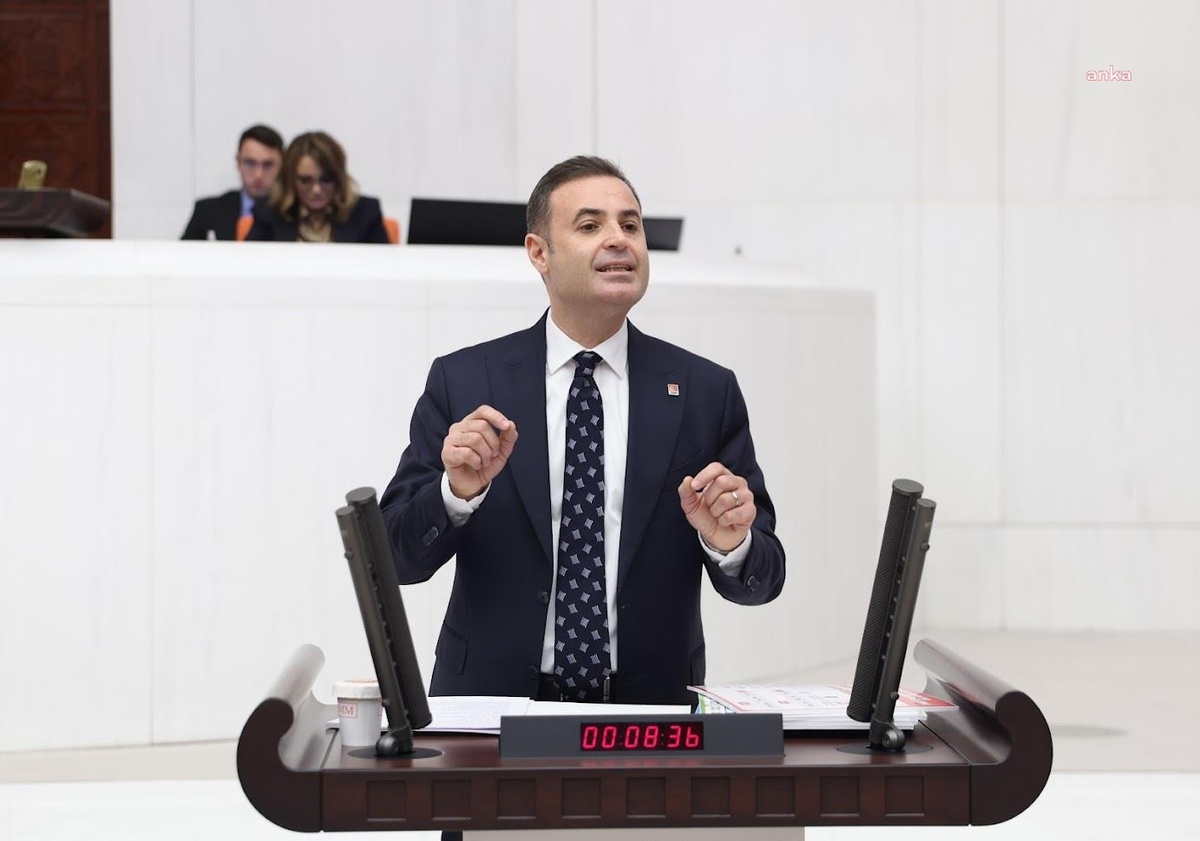 Ahmet Akın: "2023 Yılı Asgari Ücreti Vatandaşı Enerji Yoksulluğuna Mahkûm Ediyor"