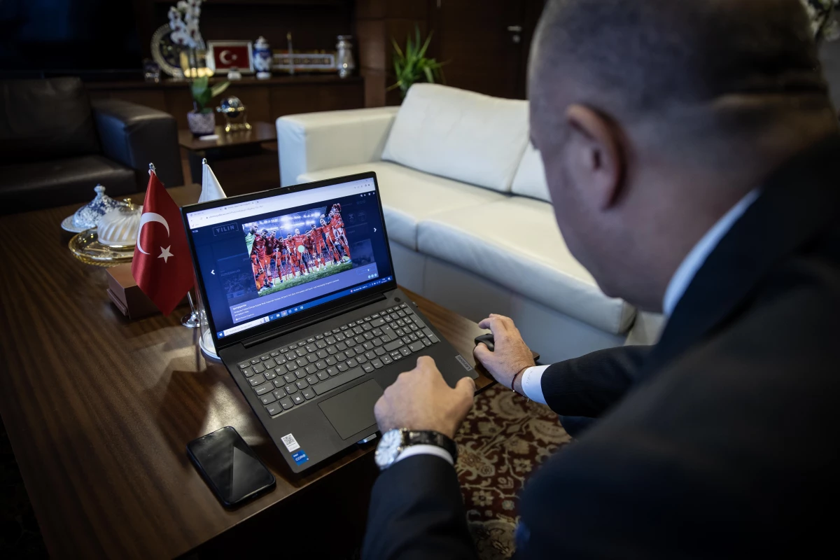 Niğde Belediye Başkanı Özdemir, AA\'nın "Yılın Fotoğrafları" oylamasına katıldı