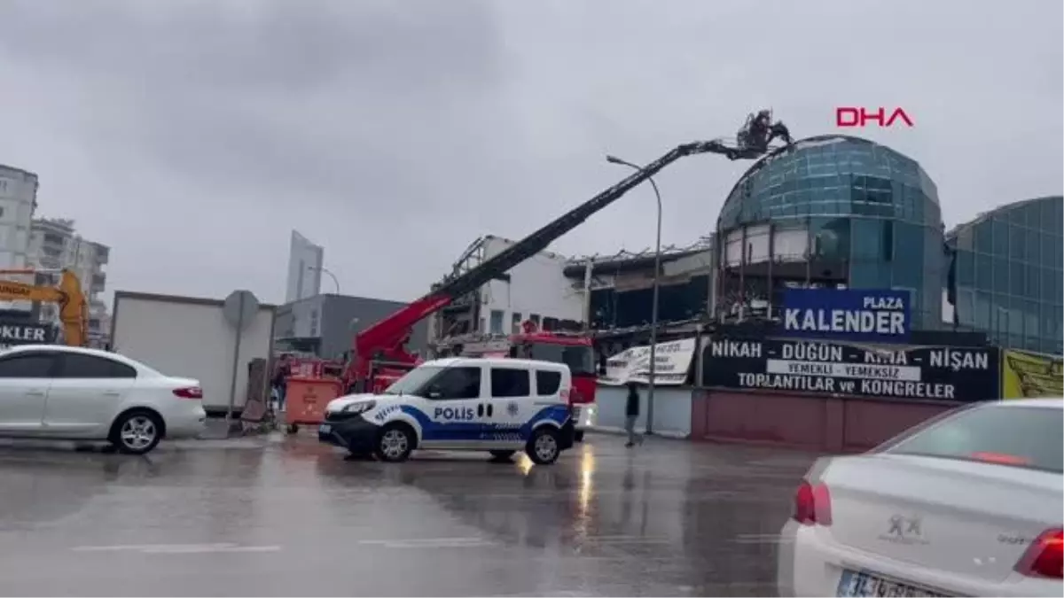 GAZİANTEP\'TE TADİLATTAKİ DÜĞÜN SALONUNDA YANGIN