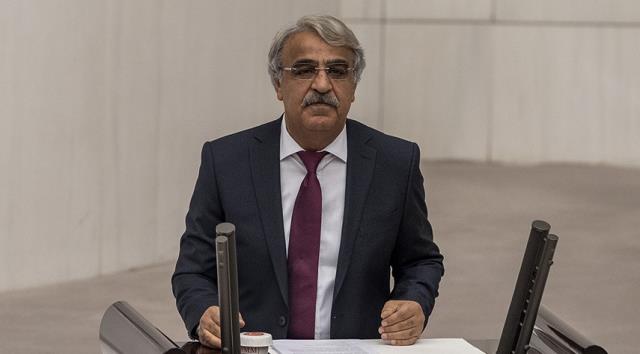HDP'den Fransa yönetimine çağrı: 3 kişinin öldüğü saldırının arkasında hangi güçler var, aydınlatın HDP'den Fransa yönetimine çağrı: 3 kişinin öldüğü saldırının arkasında hangi güçler var, aydınlatın