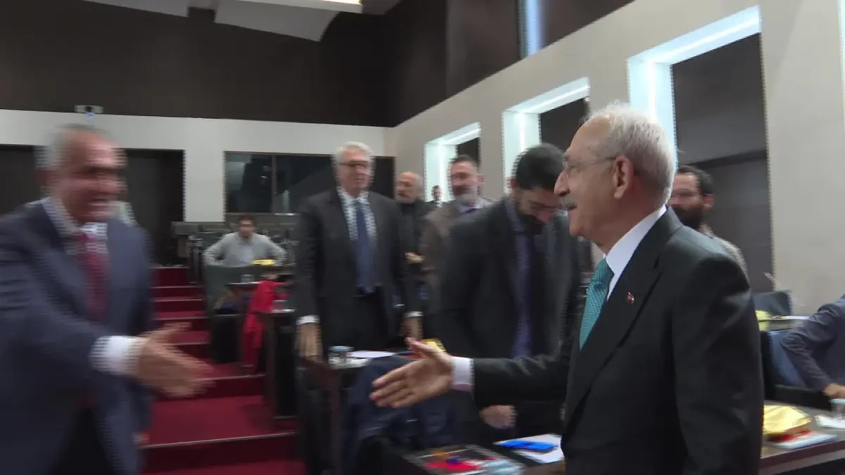 CHP Genel Başkanı Kılıçdaroğlu, internet medyası ve yabancı medya temsilcileri ile bir araya geldi