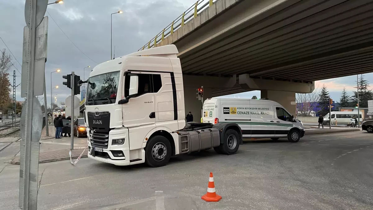 Tır ile çarpışan motosikletin sürücüsü hayatını kaybetti