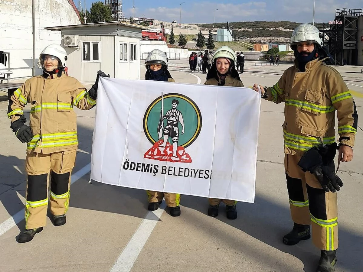 Ödemiş Belediyesi\'nin Arama Kurtarma Ekibi Yangın Söndürme Eğitimi Aldı