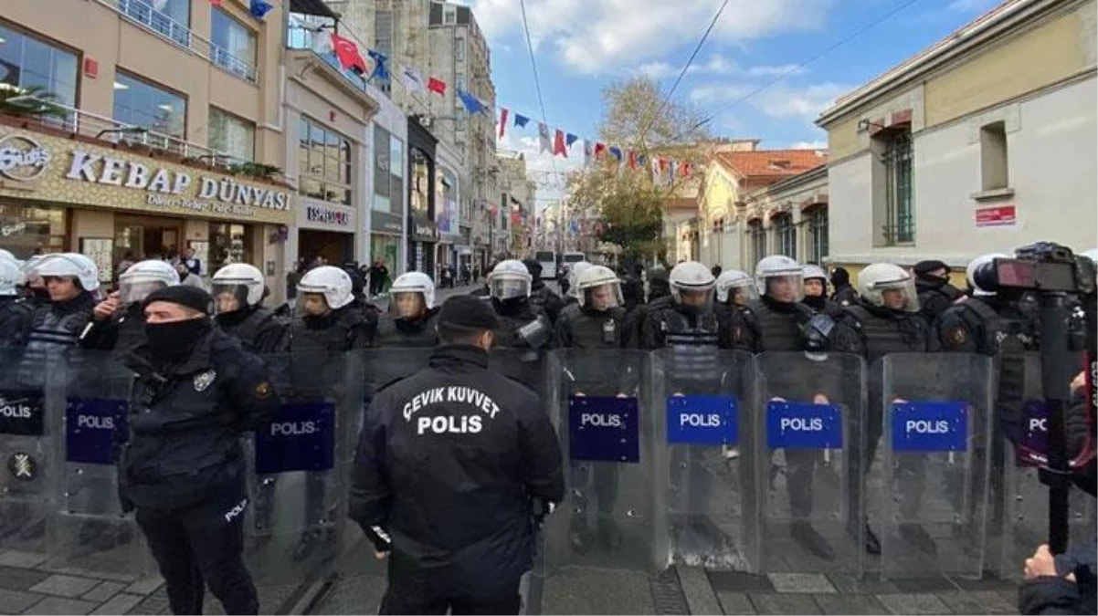Paris saldırısı İstanbul\'da protesto edildi! Polis ekipleri 14 kişiyi gözaltına aldı