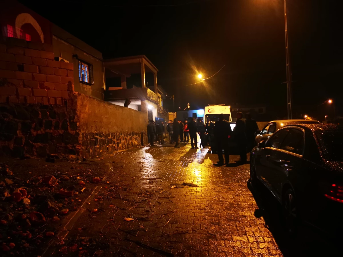 Piyade Sözleşmeli Er Hüseyin Korkmaz\'ın Gaziantep\'teki ailesine şehadet haberi verildi