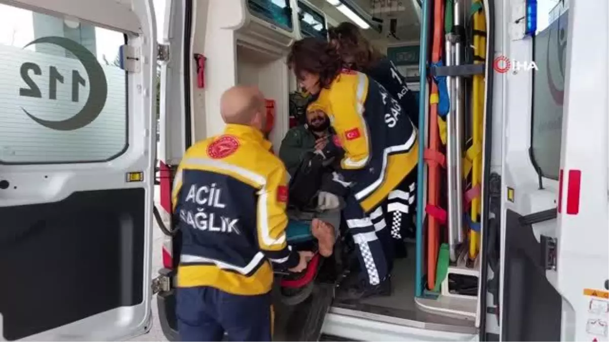 Polis memuru kendisini bıçaklayan şahsı bacağından vurdu