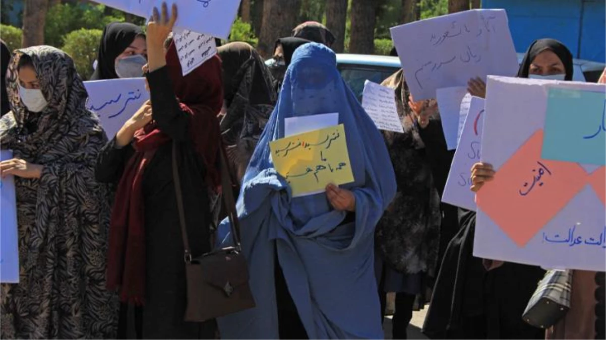 Taliban, Afganistan\'da kadınların üniversiteye gitmesini yasaklamıştı! İran\'dan Afgan kadınlara sürpriz bir davet geldi