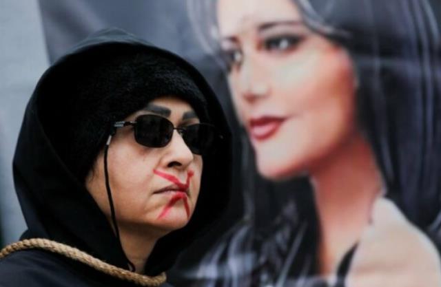 Taliban'ın üniversitede okumalarını yasakladığı Afgan kadınlara İran'dan sürpriz davet Taliban'ın üniversitede okumalarını yasakladığı Afgan kadınlara İran'dan sürpriz davet