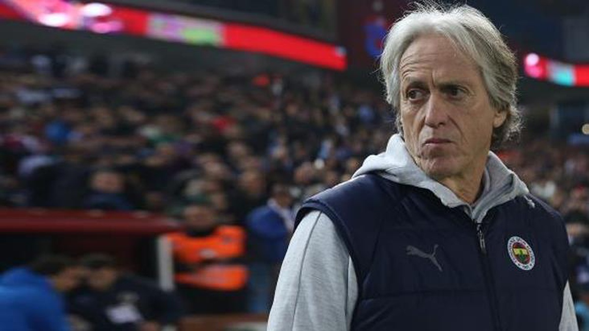 Jorge Jesus\'tan Trabzonspor mağlubiyetinin ardından futbolcularına uyarı: Gereksiz hareketlerden kaçınmanız gerekiyor