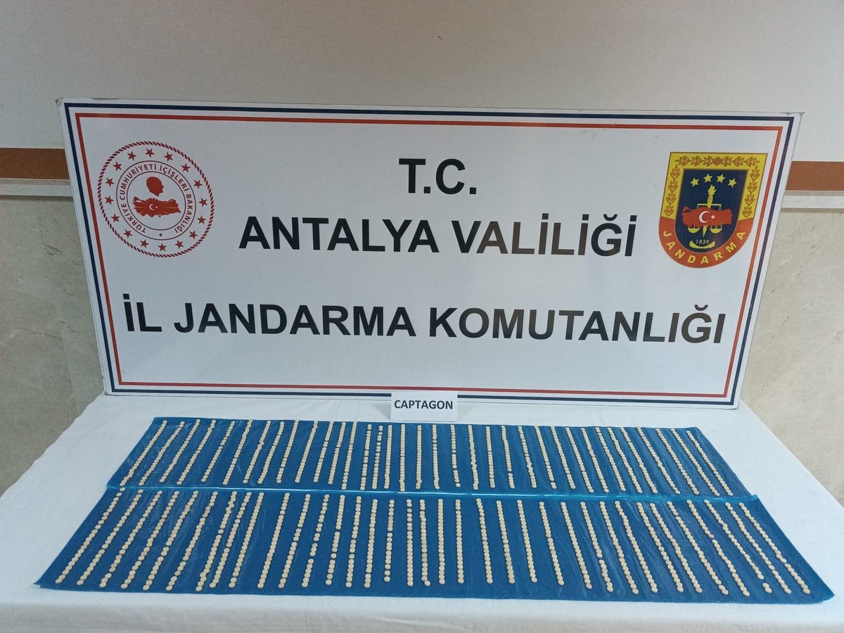 Antalya\'da uyuşturucu operasyonunda yakalanan zanlı tutuklandı