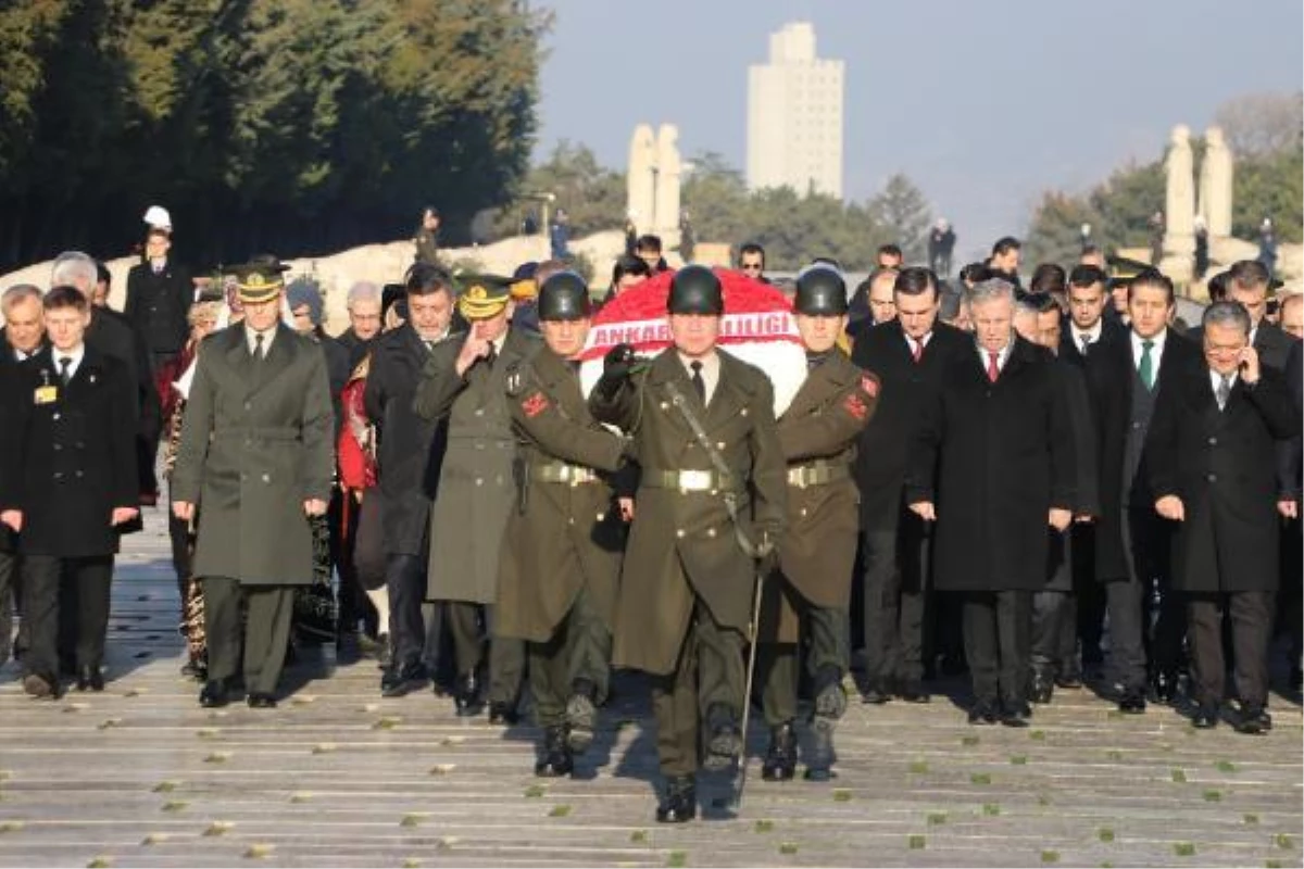 Vali Şahin\'den Atatürk\'ün Ankara\'ya gelişinin 103\'üncü yılında Anıtkabir\'e ziyaret