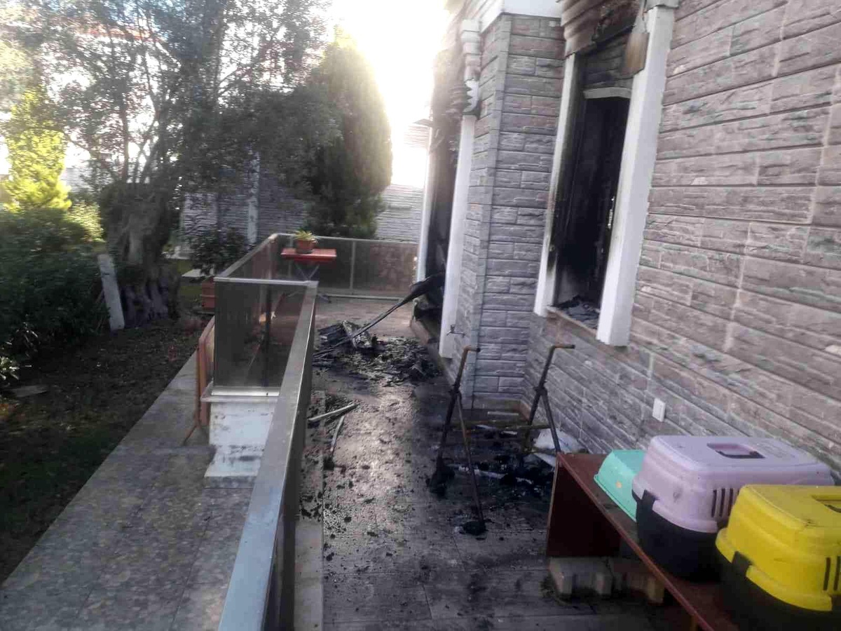 Ayvalık\'ta villada çıkan yangın korku dolu anlar yaşattı