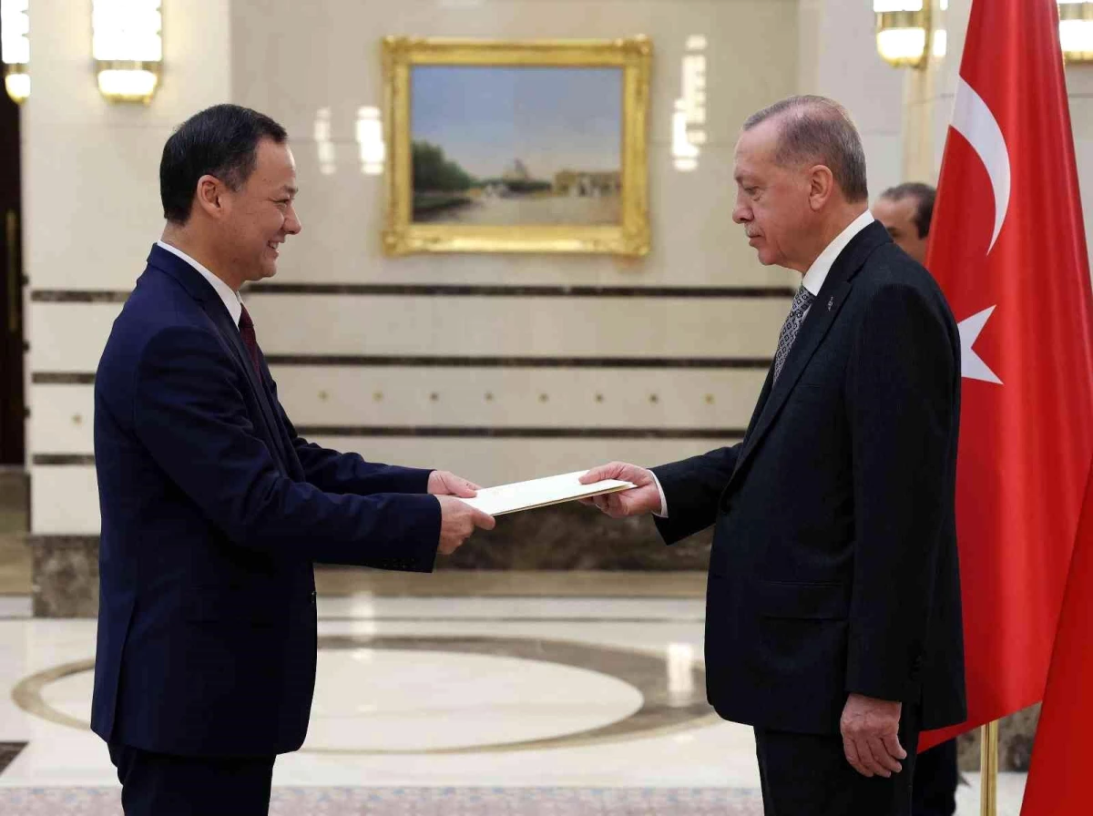 Cumhurbaşkanı Erdoğan, Kırgızistan Büyükelçisi Ruslan Kazakbaev\'i kabul etti