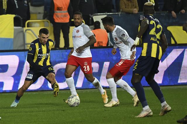 Gündüz maçları nefes kesti! Süper Lig'de 16. hafta heyecanı başladı