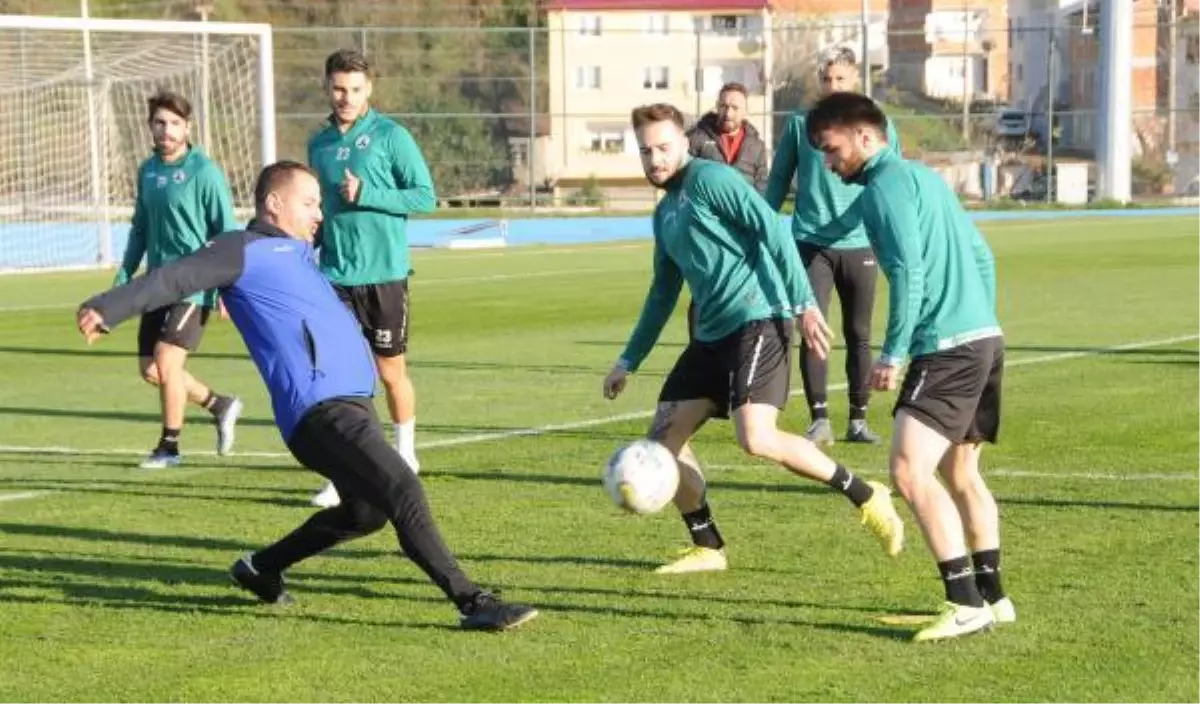 Hakan Keleş: 'İlk yarıda hedefimiz 20 puan üzerine çıkabilmek'