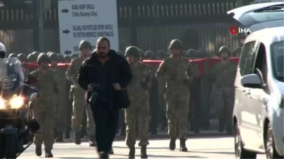 Harbiyeliler Ankara sokaklarını inletti