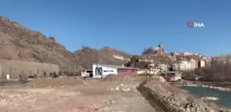 İspir Millet Bahçesi'nde kış mevsimine rağmen çalışmalar sürdürülüyor