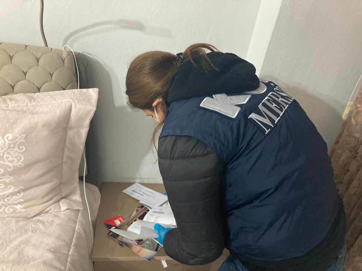 Mersin\'de icra ihalelerine fesat karıştırdıkları iddiasıyla 12 zanlı yakalandı