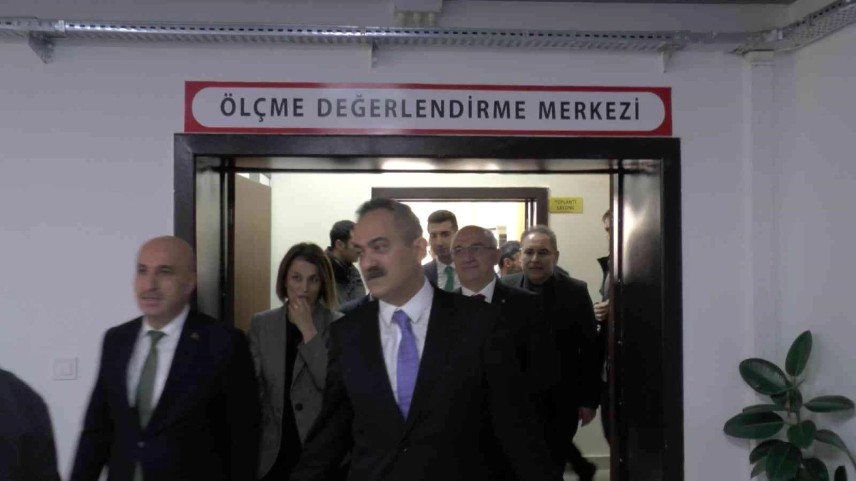 Milli Eğitim Bakanı Özer Nevşehir\'de temaslarda bulundu