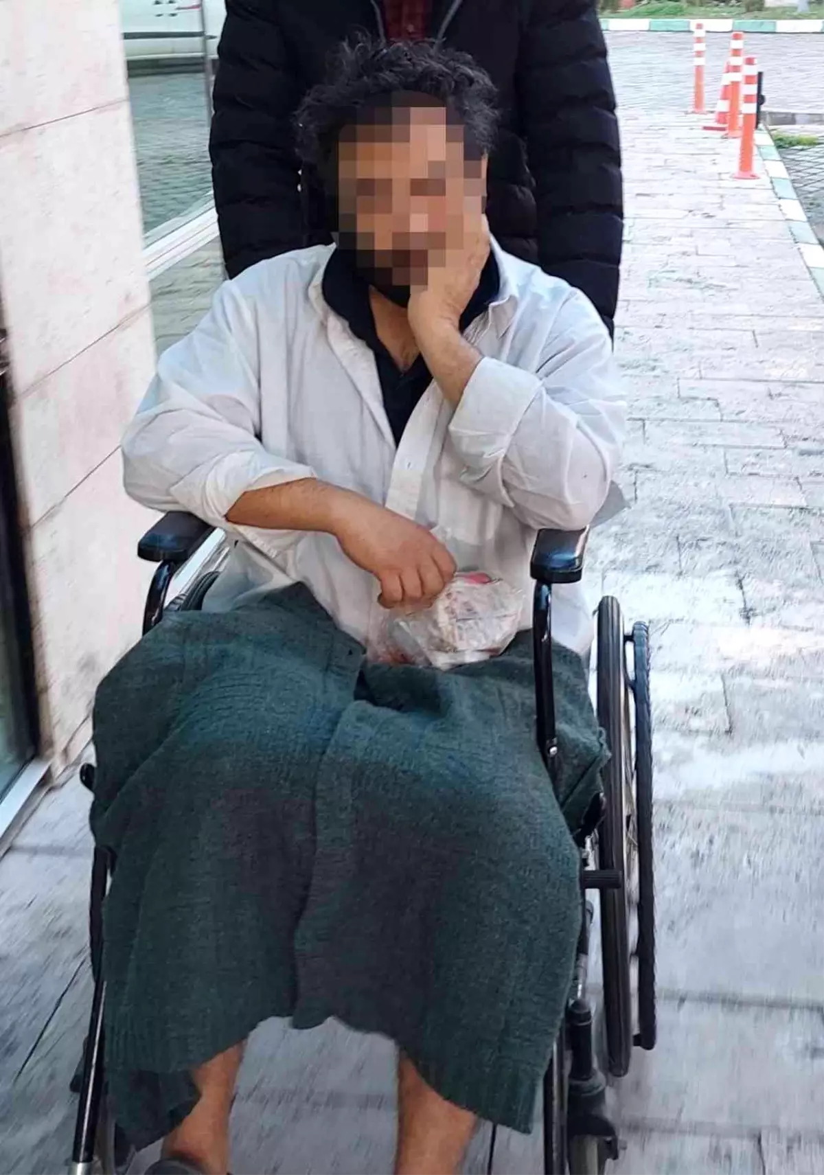 Polisi bıçaklayınca vurulan şahıs adli kontrol şartıyla serbest bırakıldı