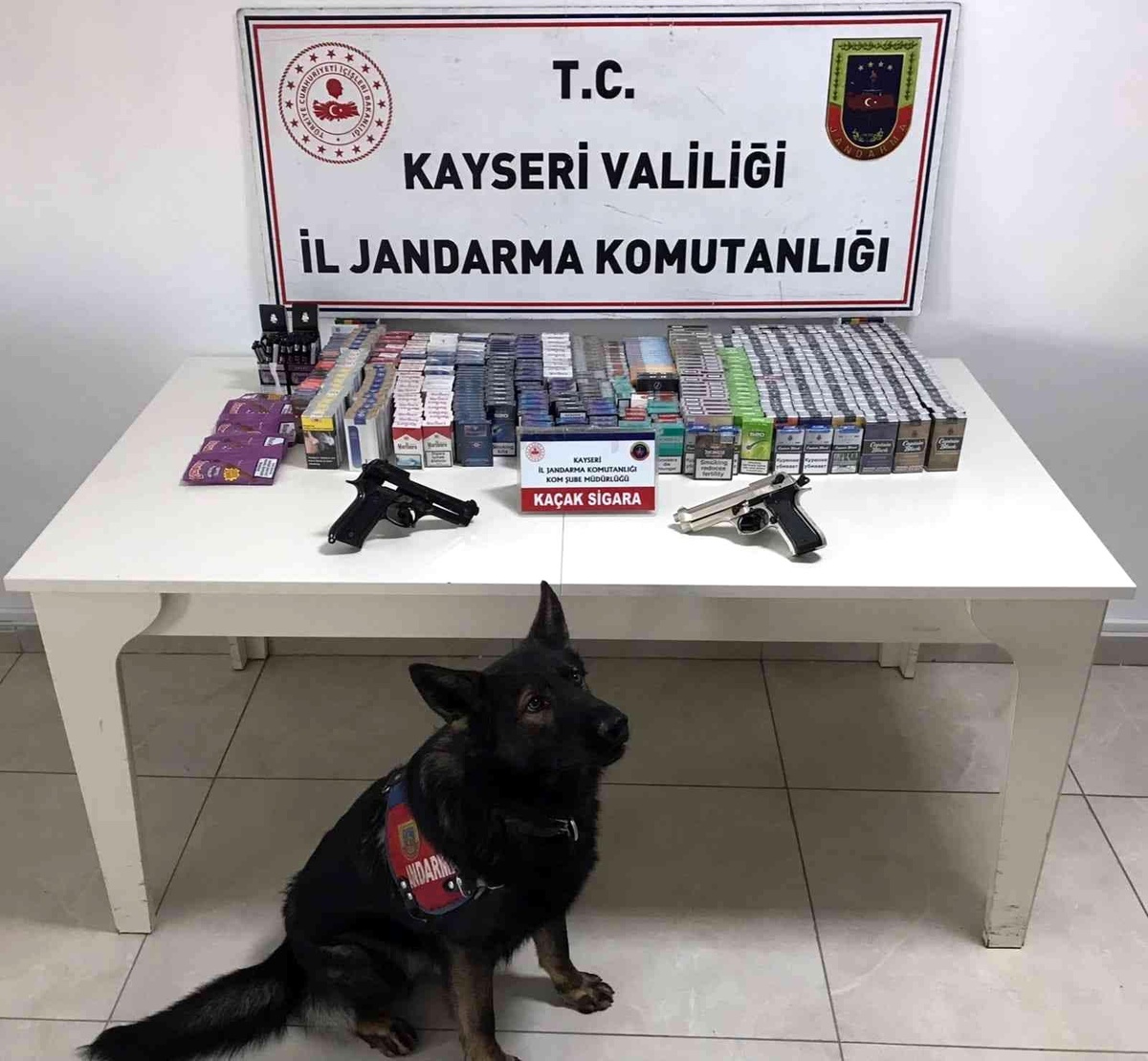 Sigara kaçakçısı jandarmadan kaçamadı