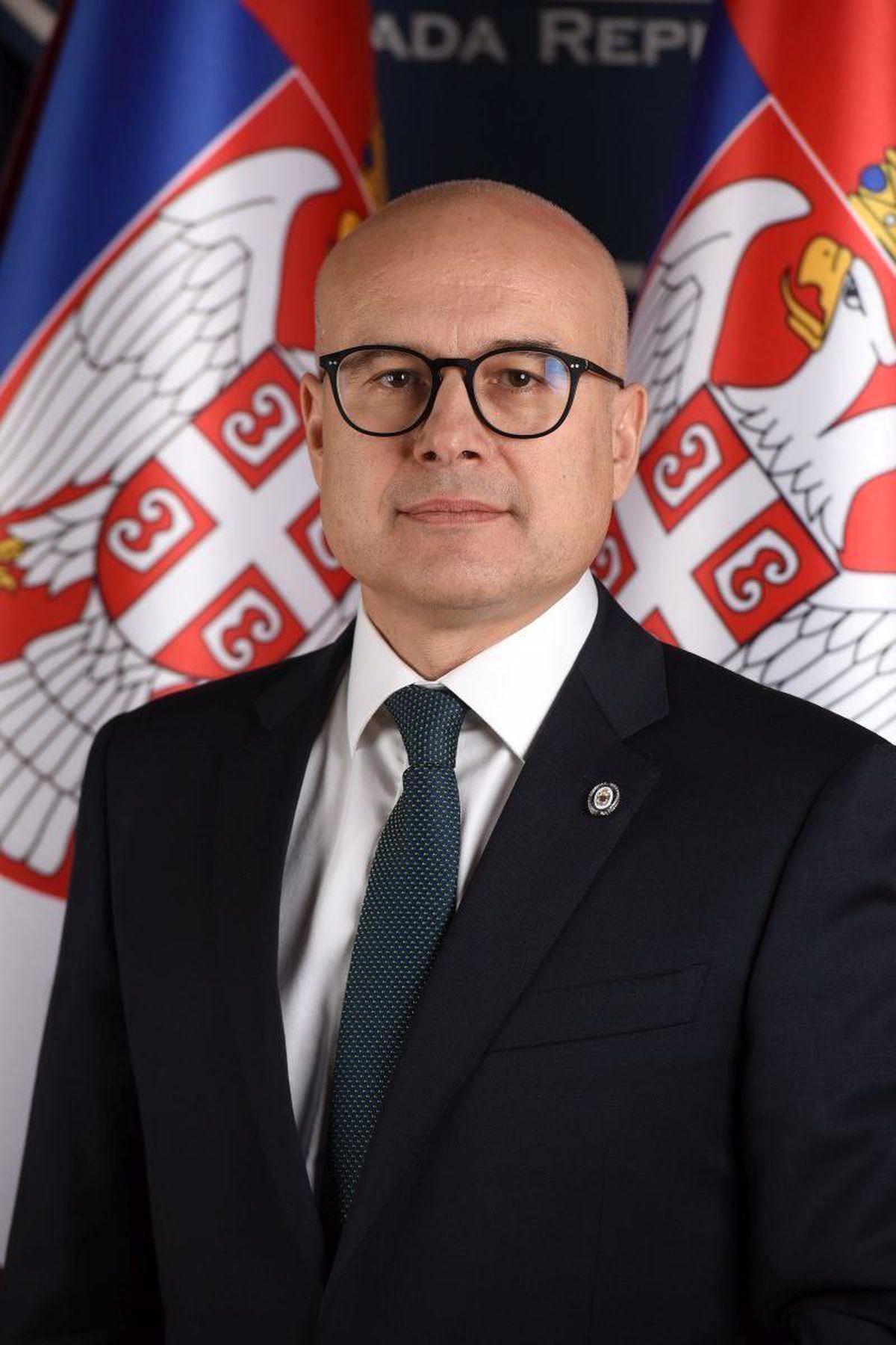 Sırbistan\'da ordu ve polise "savaşa hazır ol" emri