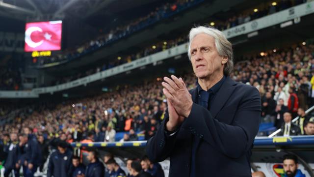 Son Dakika: Kanarya farklı kazandı, yeniden liderliğe oturdu! Fenerbahçe, Hatayspor'u 4-0'lık skorla mağlup etti Son Dakika: Kanarya farklı kazandı, yeniden liderliğe oturdu! Fenerbahçe, Hatayspor'u 4-0'lık skorla mağlup etti