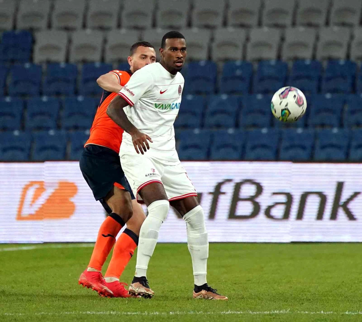 Spor Toto Süper Lig: Medipol Başakşehir: 2 Antalyaspor: 0 (Maç sonucu)