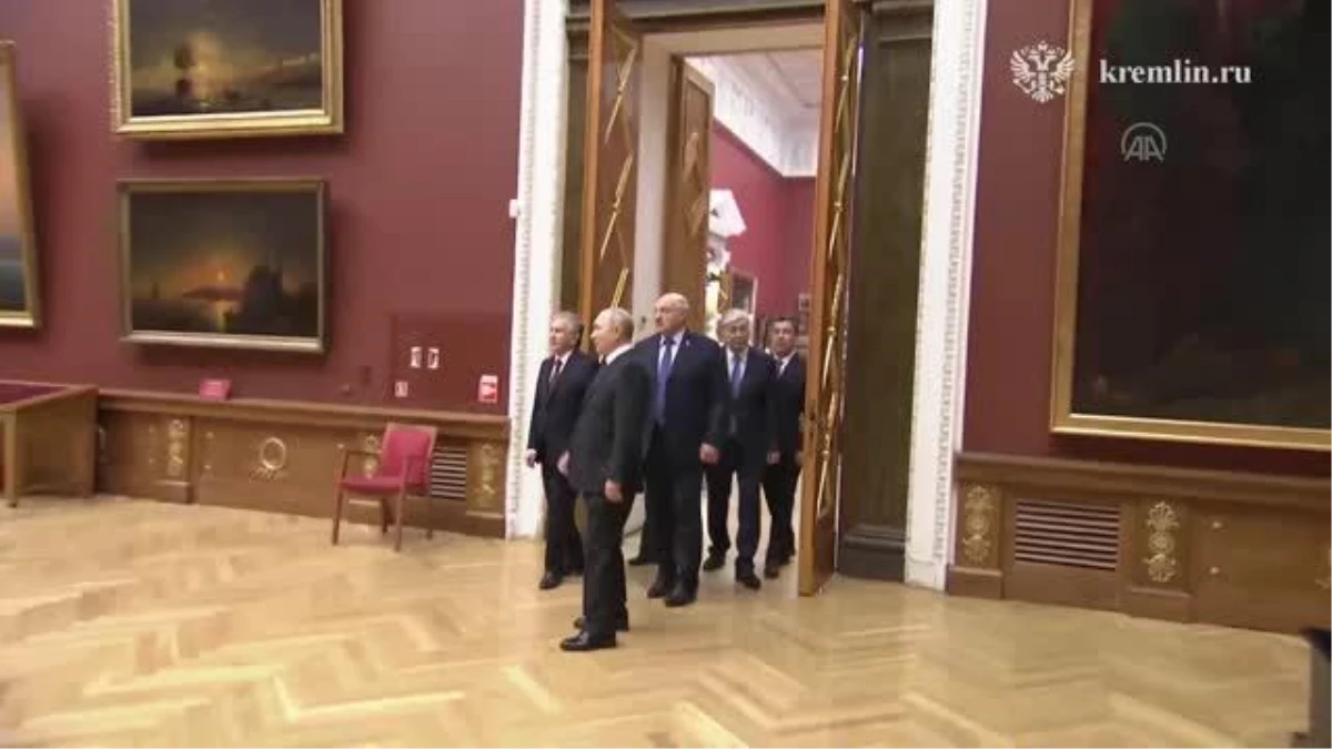 ST PETERSBURG - BDT üyesi ülkelerin liderleri Rus Devlet Müzesi\'ni ziyaret etti