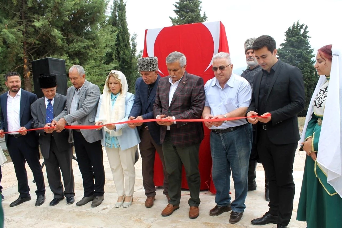 Uluslararası Kafkas Derneğinden Kaymakam Çelik\'e plaket